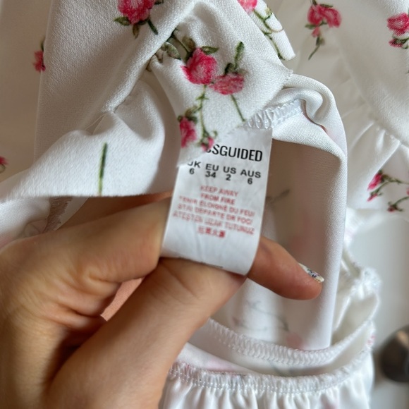 Missguided Floral Pattern BARDOT Romper - Picture 4 of 4